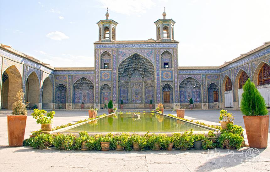 ایوان جنوبی مسجد نصیرالملک